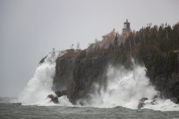 Waves pound the shoreline at Split Rock State Park.