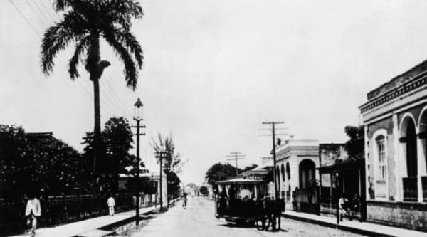 A horse-drawn tram on Lendes Vigo street in Mayaguez, Puerto Rico in September 1923.