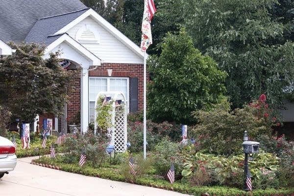 Couple faces jail if they don’t plant grass in the front yard
