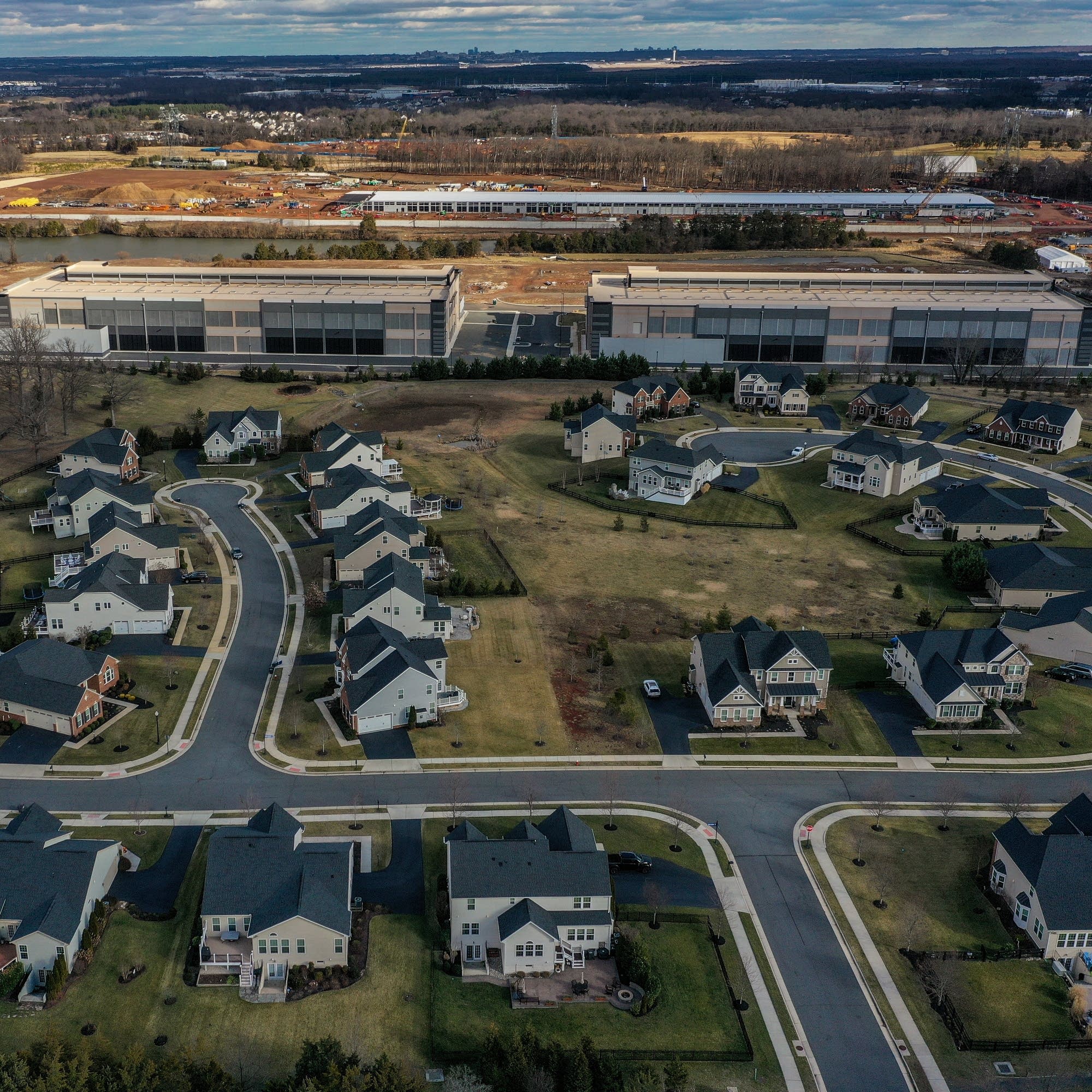 Former regional Fed president: We need an "AI land grant act"