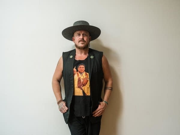 David Huckfelt keeps the memories of the past alive on new covers album