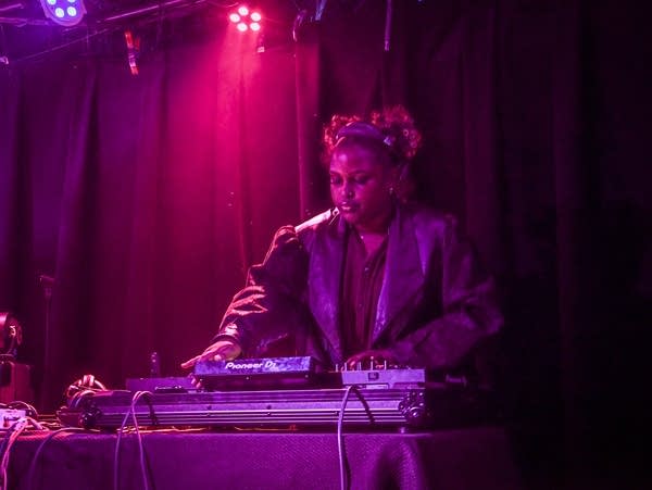 Yasmeenah. An Evening with Carbon Sound - Night 2 took place on Tuesday, March 14 at 7th St Entry in Minneapolis.