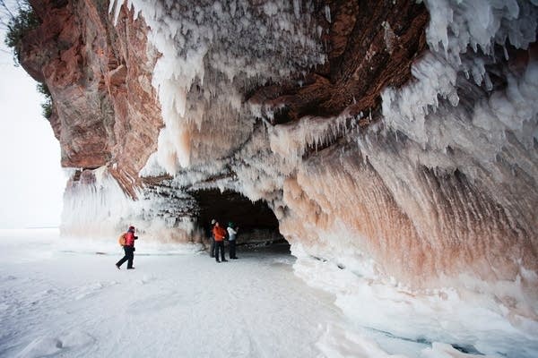 For first time in more than a decade, foot access to Apostle Islands ice caves may open