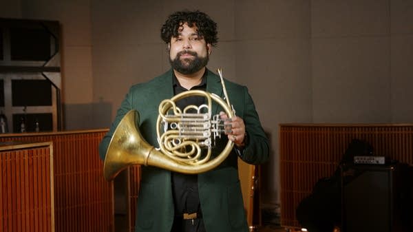 Class Notes thumbnail for a Beginning Band lesson. Includes French horn player Alexander Henton of the Minnesota Winds.