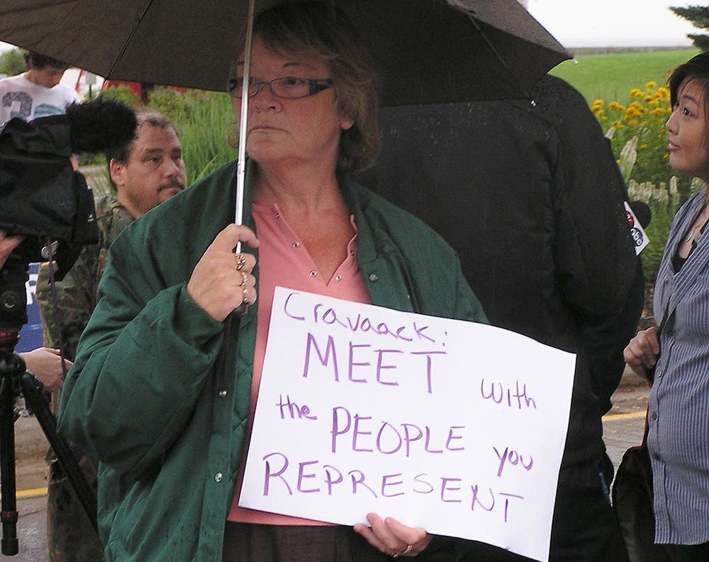 Cravaack protester