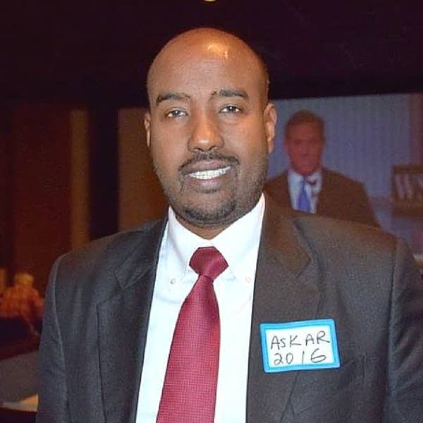 Ayollar hammomida yashirin kamera video Qiz kokraklarini silkitadi