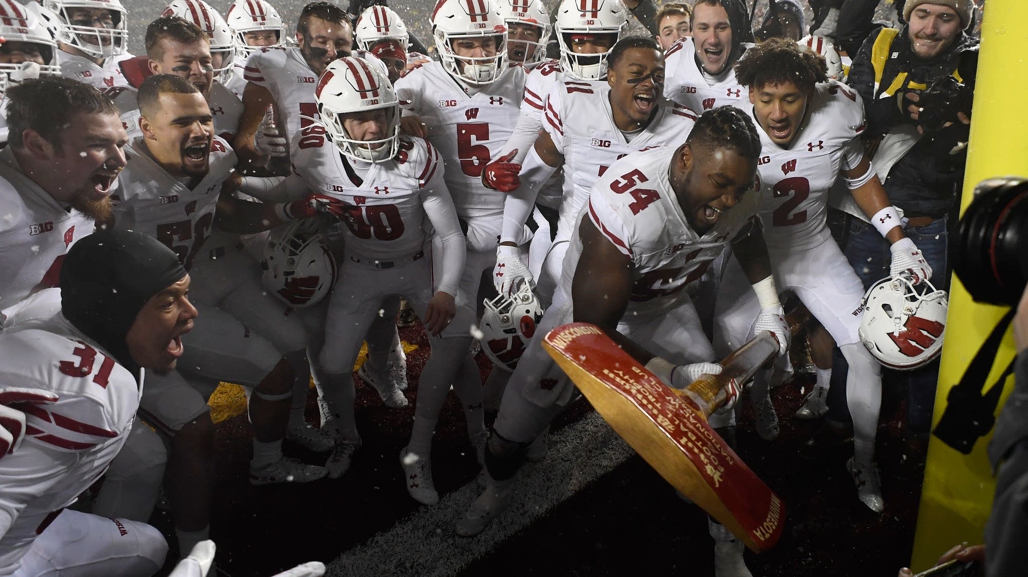 Badgers take back Axe in snowy win over Gophers MPR News