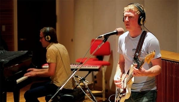 The Alarmists perform in The Current studios