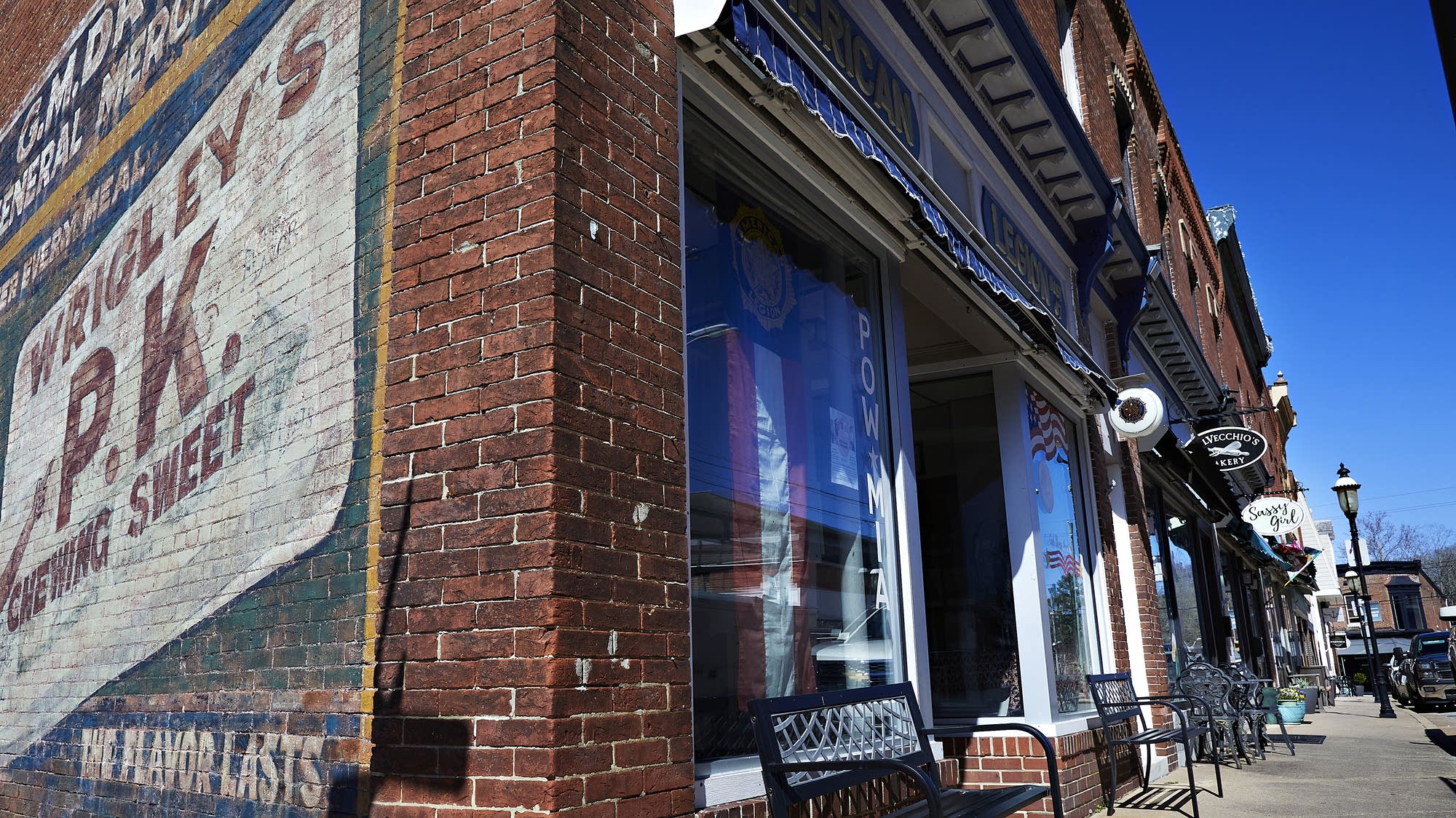 Small business owners have mixed feelings about the economy