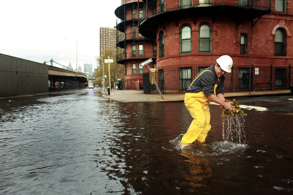 Clearing sewer drain