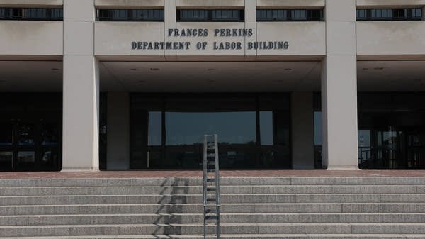 A closed federal government means no September jobs report