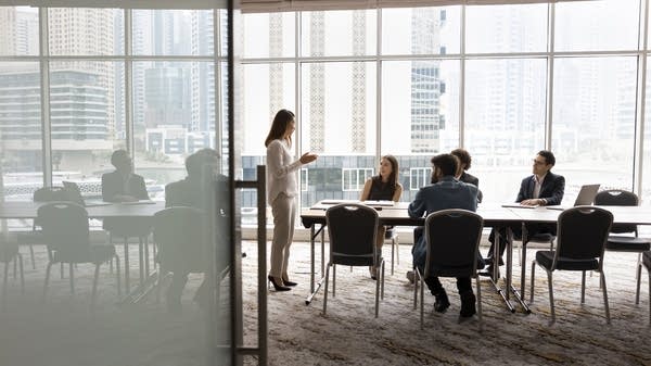 CEO confidence sinks