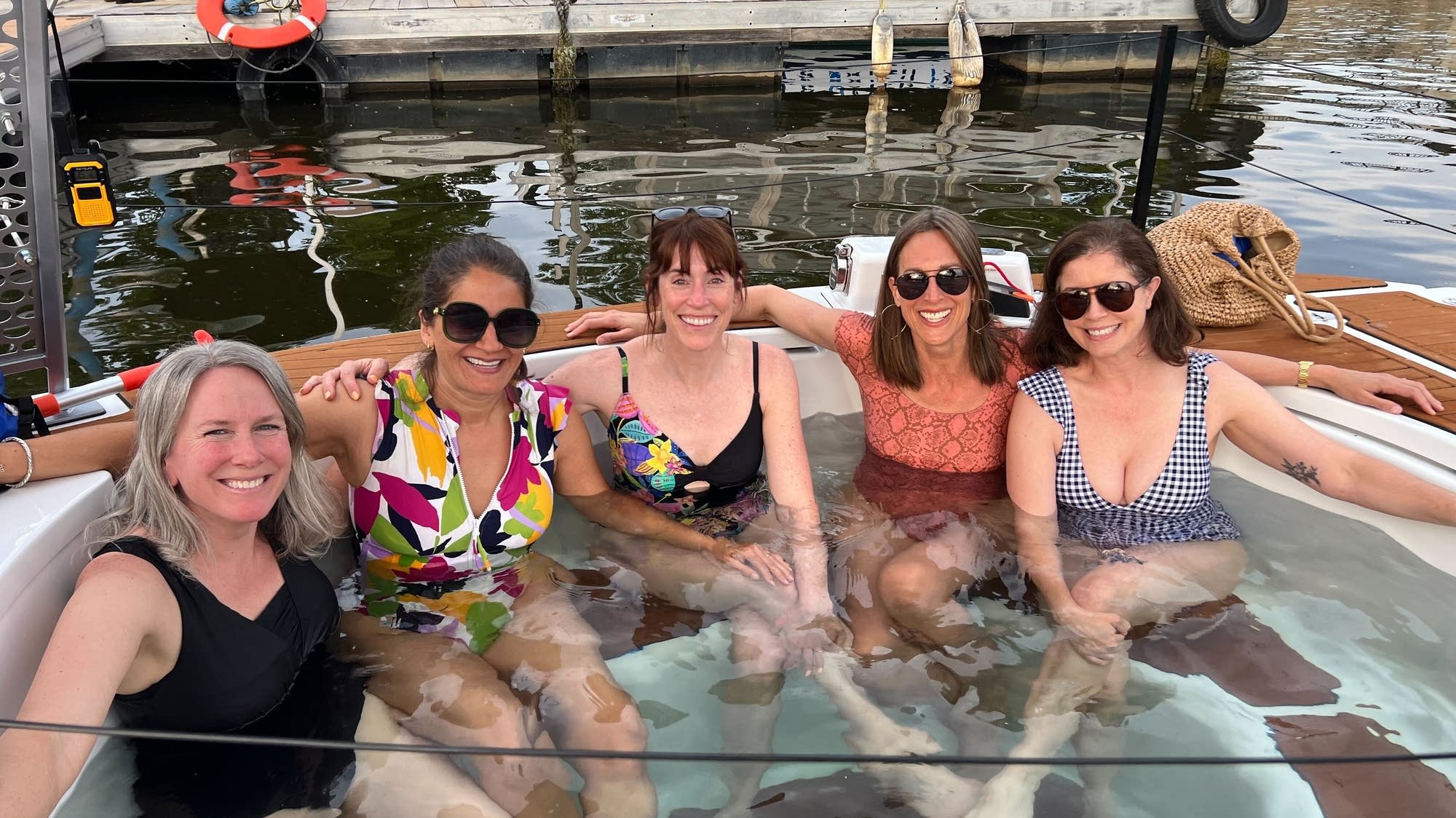 Floating hot tubs debut on Mississippi River