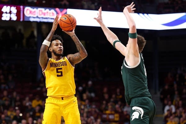 Minnesota upsets No. 10 Michigan State 76-73, fending off late Spartans surge to stop 7-game skid