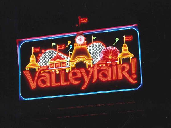 Old neon Valleyfair sign