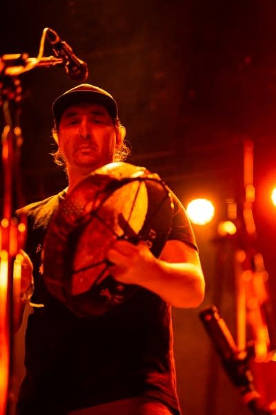 Bizhiki performing on stage