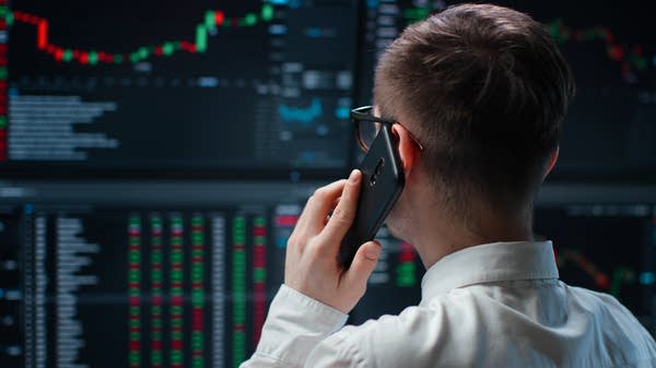 Bond traders take a turn in the spotlight