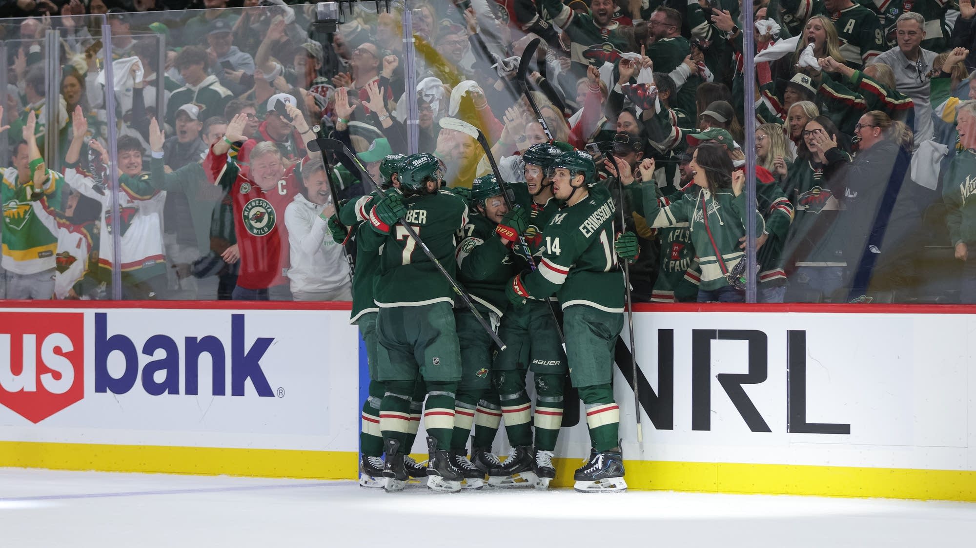 Wild beat Stars 5-2 for first playoff series win in 11 years