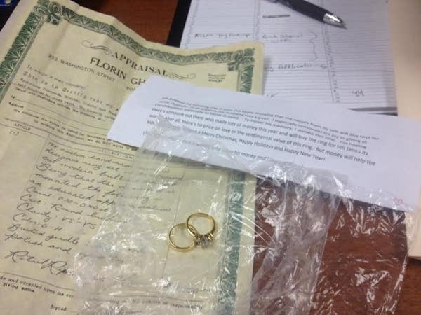 rings_and_note