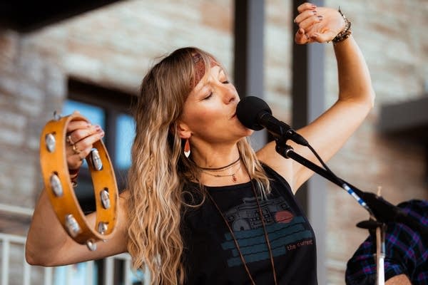 Maygen & the Birdwatcher performed at The Current’s Happy Hours: Holman’s Table on Tuesday, September 23. 