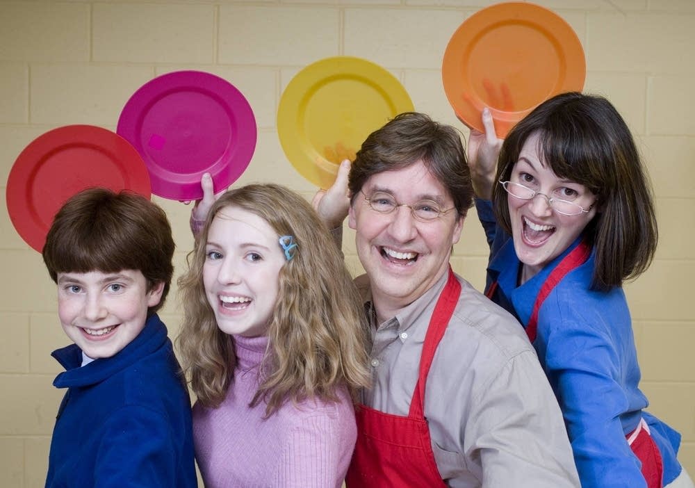 Cast members of "The Odd Potato"