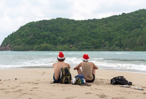 9:30 Coffee Break: Christmas in July