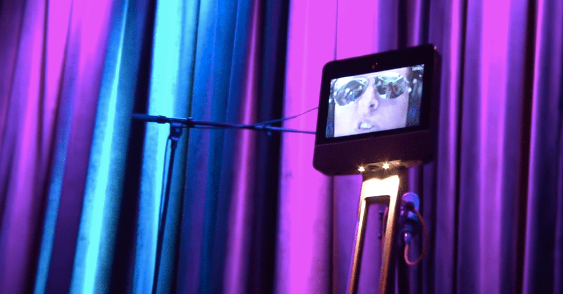 With new MALLBORG project, Mark Mallman plays concert from six miles away