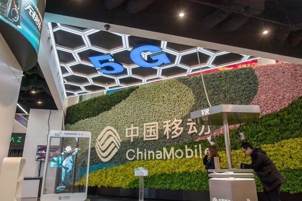 China Mobile joins a growing list of Chinese firms that are de-listing from Wall Street. 