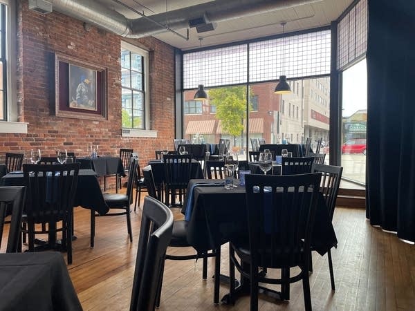 b2d9fb-20251022-rochester-restaurant-scene01-600 Rochester restaurants are located in the shadow of Mayo Clinic