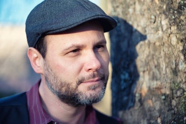 Alastair Moock performs in the Radio Heartland studio