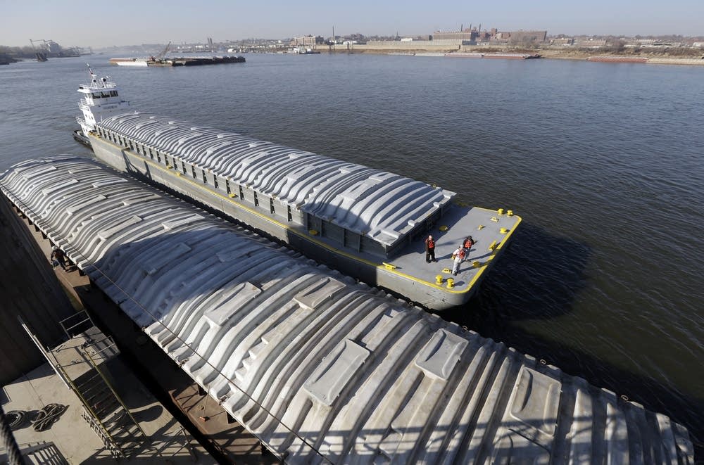 Mississippi River barges