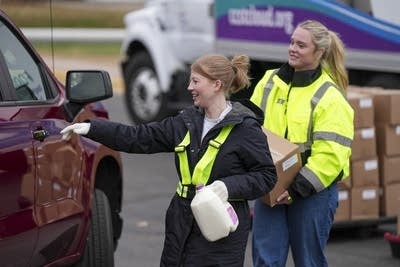 St. Cloud school district program offers free food to families facing insecurity, changes to benefits
