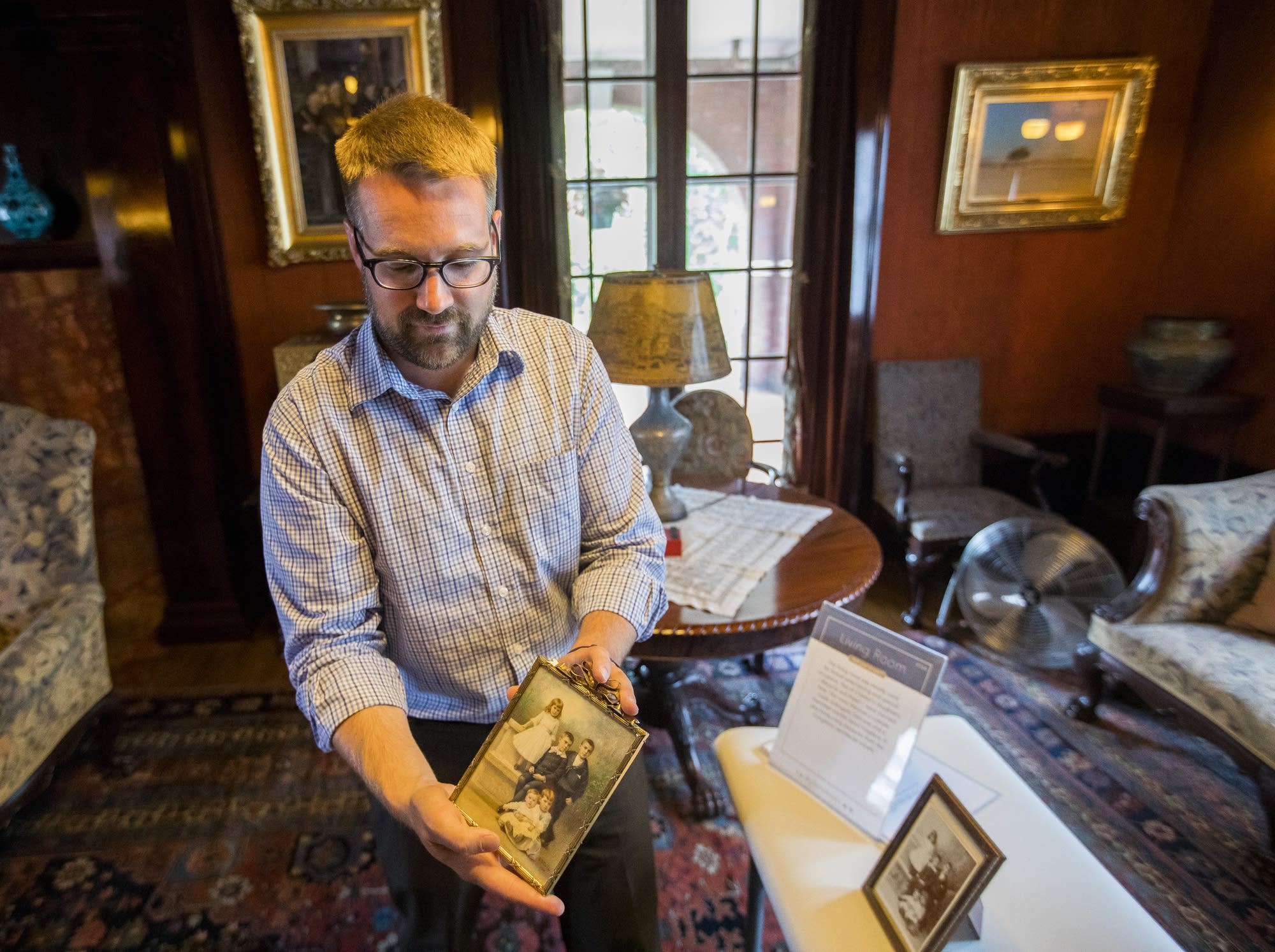Glensheen director Dan Hartman talks about a Congdon family portrait.