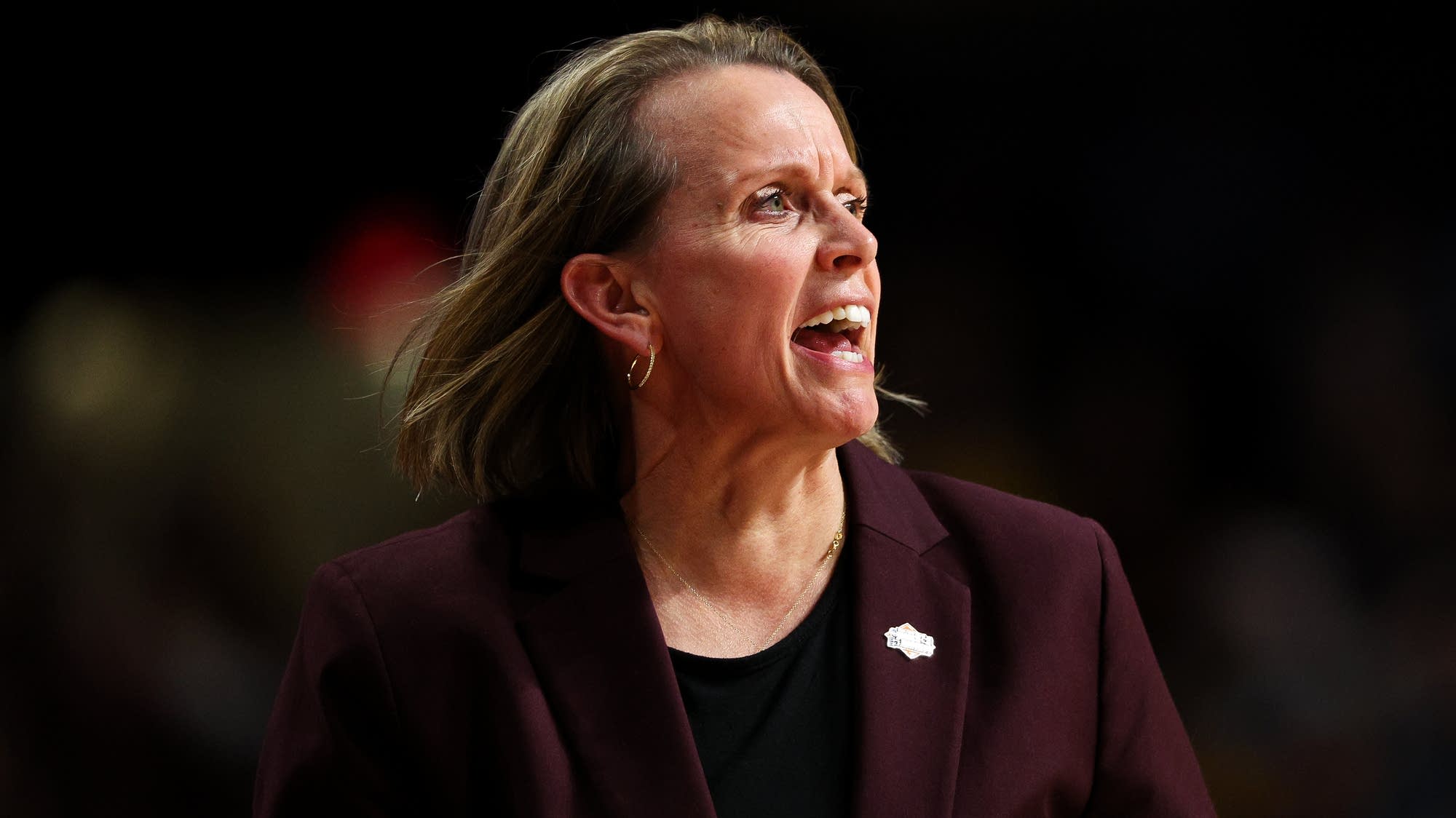 U of M's Plitzuweit signs new contract