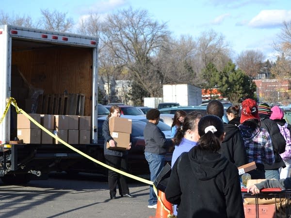 Tough times challenge efforts to feed the hungry on Thanksgiving