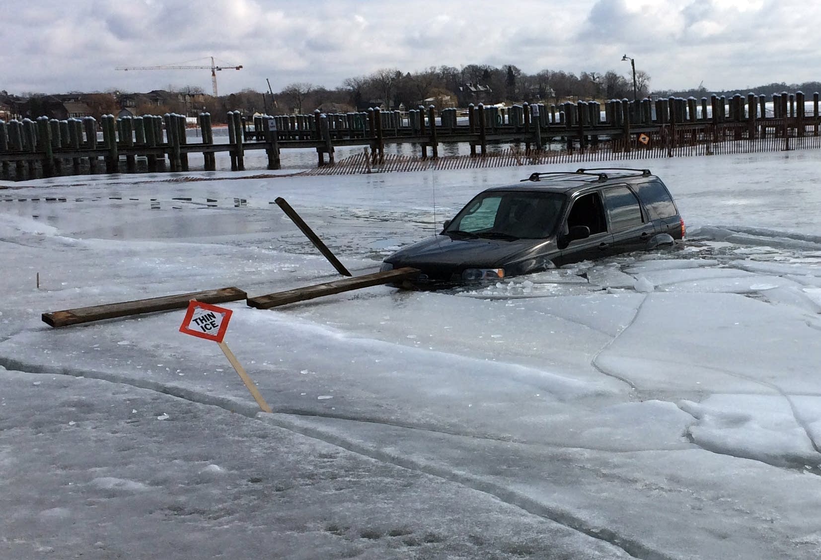 Minnesota DNR 'Extreme caution' on rapidly deteriorating lake ice