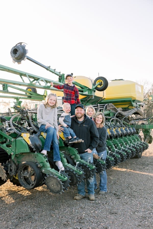 Minnesota farmers report lowest net income in 20 years in 2024, things looking up this season