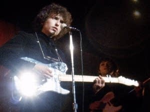 04081a-20161103-bob-dylan-