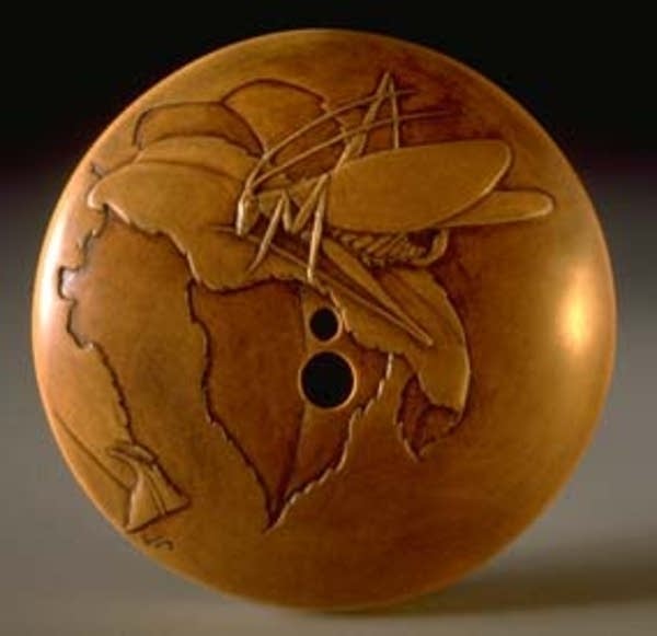 Katydid netsuke