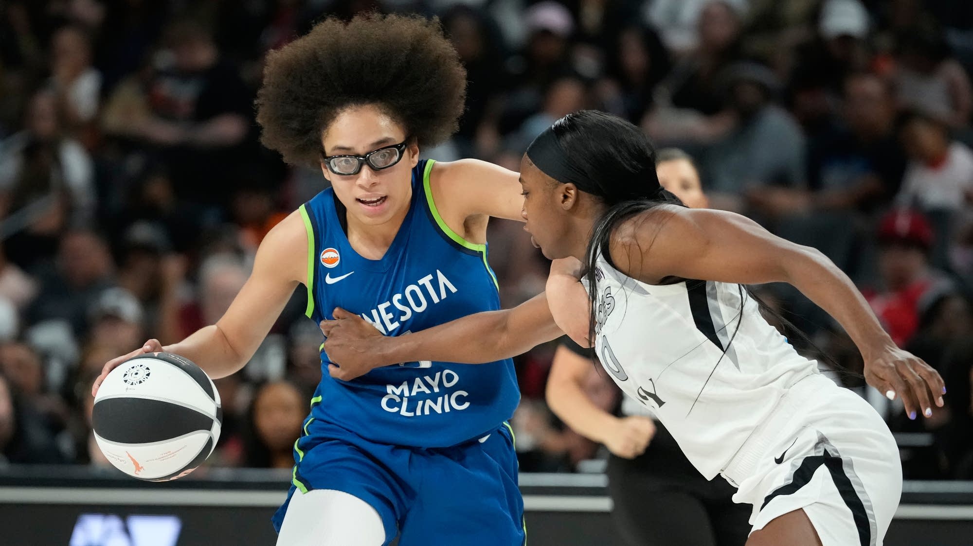 A'ja Wilson leads the Aces past the Lynx 100-97
