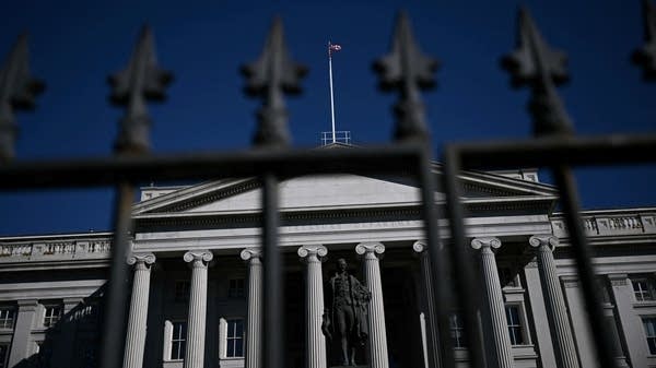 Foreign governments’ desire to loan money to the U.S. by buying U.S. Treasurys has not kept up for many reasons.