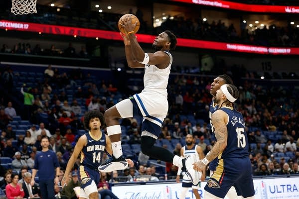Anthony Edwards’ late layup forces OT, as Timberwolves edge Pelicans 149-142