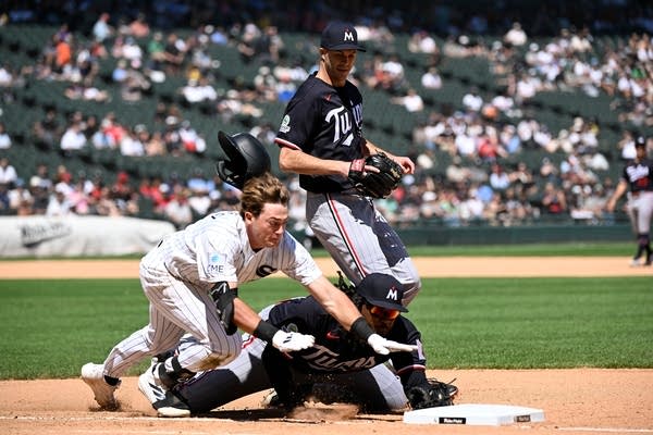 Davis Martin wins 6th straight decision and White Sox cruise to a 6-2 win over Twins
