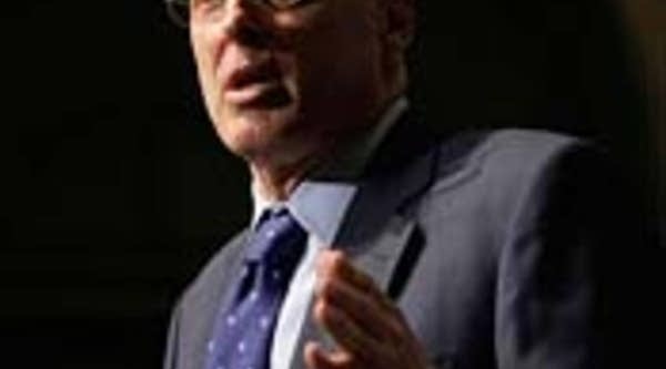 U.S. Treasury Secretary Henry Paulson addresses members of U.S. Chamber of Commerce on Jan 22, 2008.