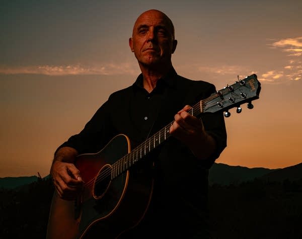 Singer-songwriter Freedy Johnston