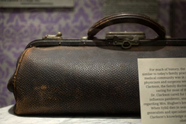 1800s Doctor Bag 