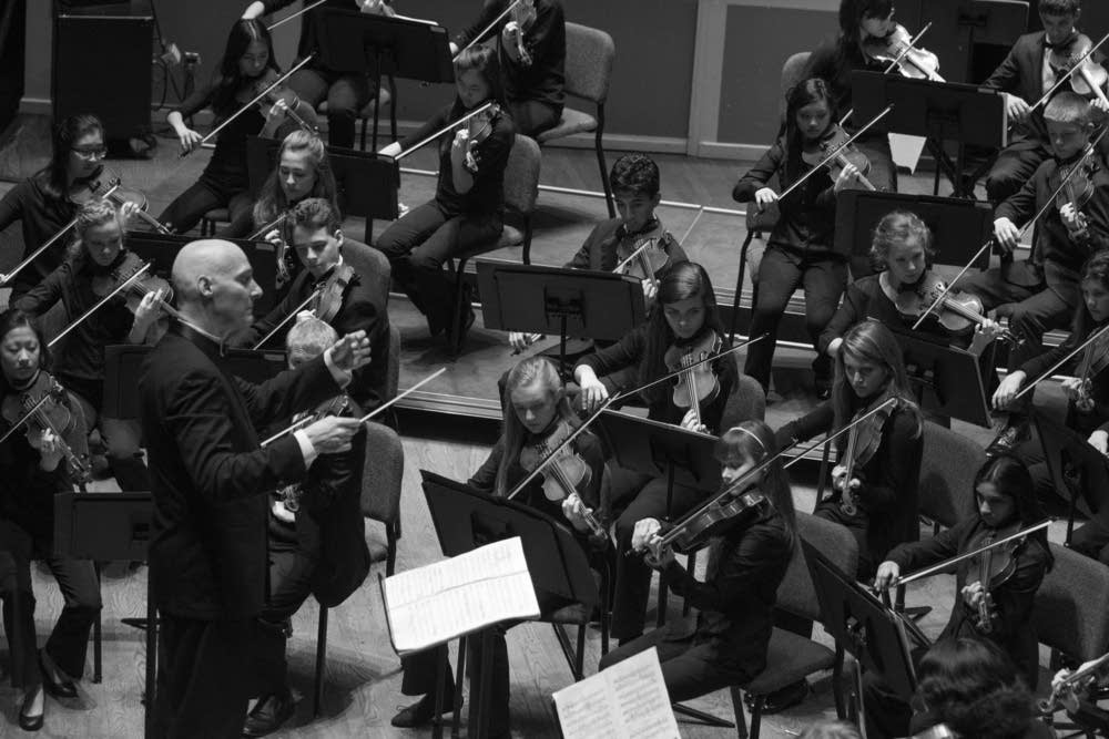 Mark Russell Smith with the string section
