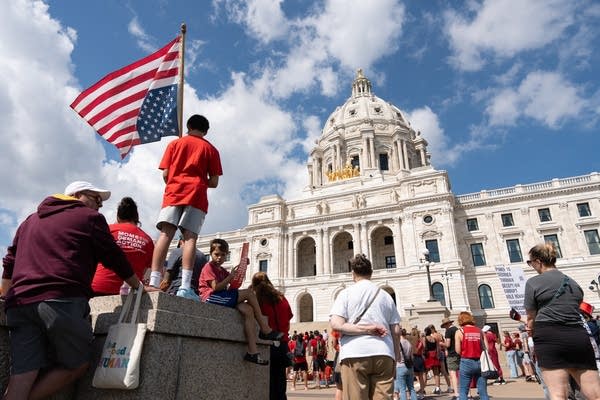 Students, parents rally at Capitol after deadly school shooting to call for gun restrictions