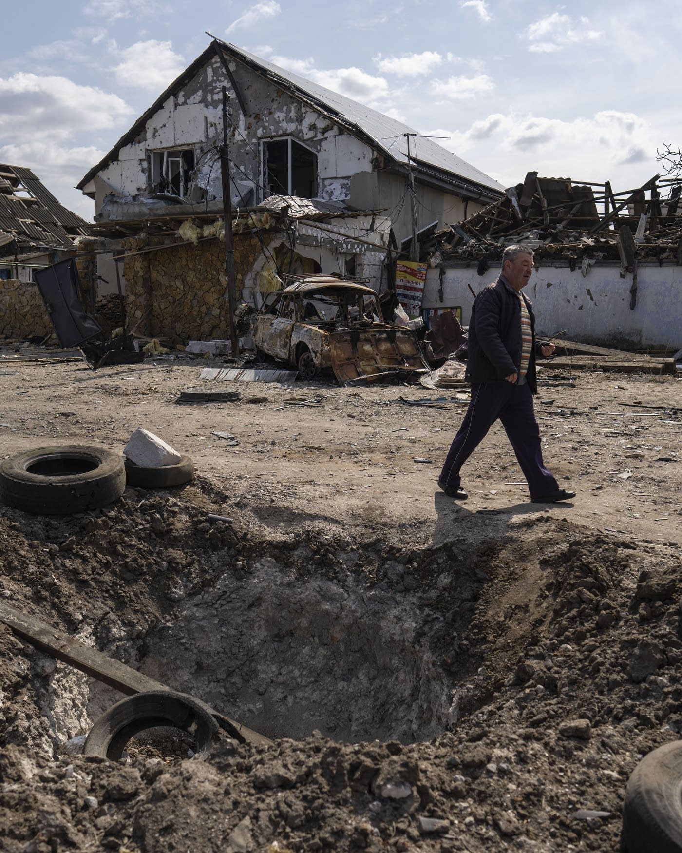 Ukraine leader says he seeks peace 'without delay' in talks | MPR News