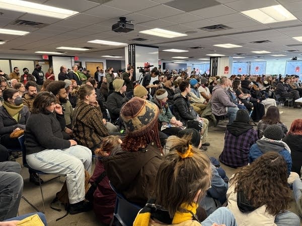 Hundreds attended a press conference Sunday organized by local union leaders to discuss actions to take after the killing of nurse Alex Pretti.